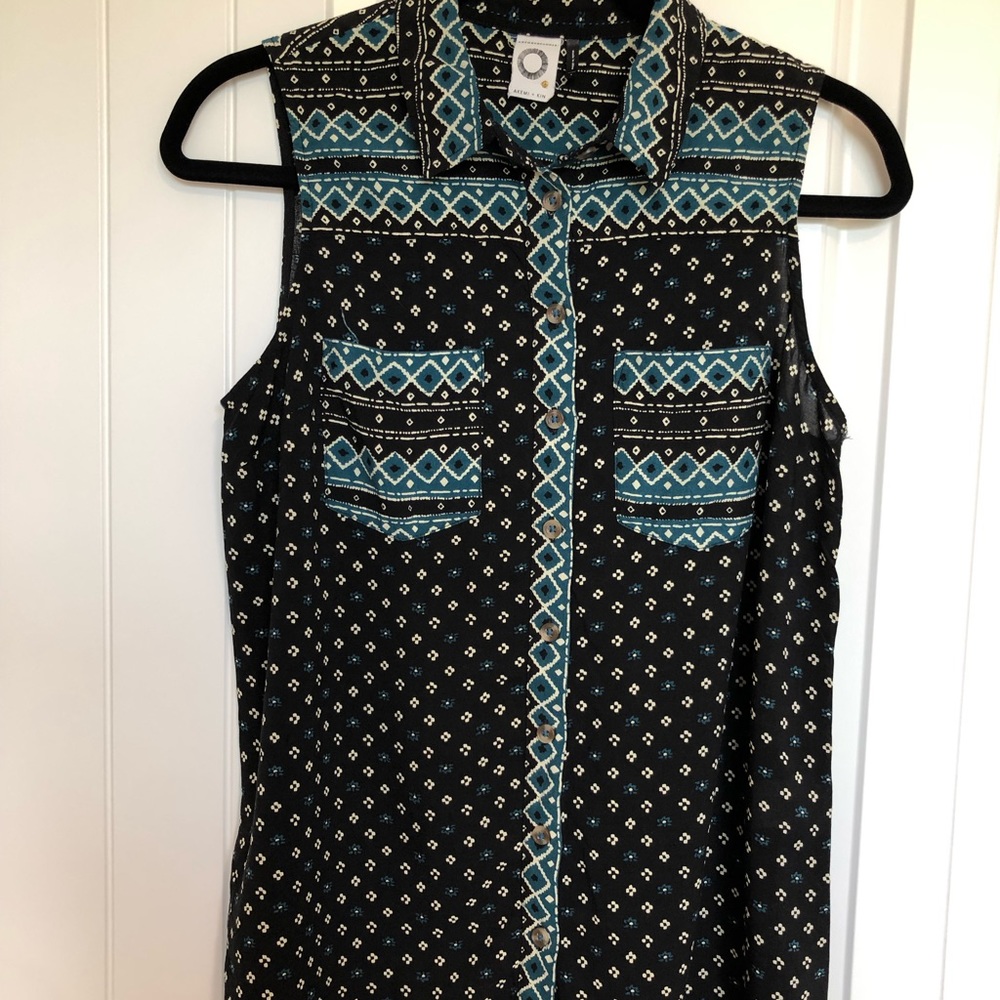 Anthropologie Akemi & Kin top. Size S